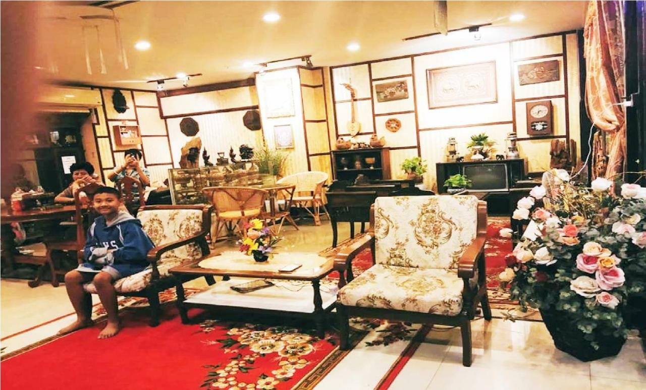 Ruan Ben Ja Don Mueang,Bangkok Hostel 외부 사진