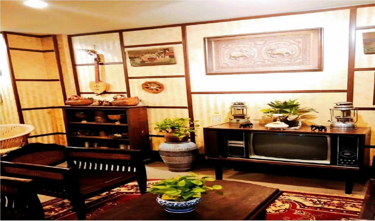 Ruan Ben Ja Don Mueang,Bangkok Hostel 외부 사진