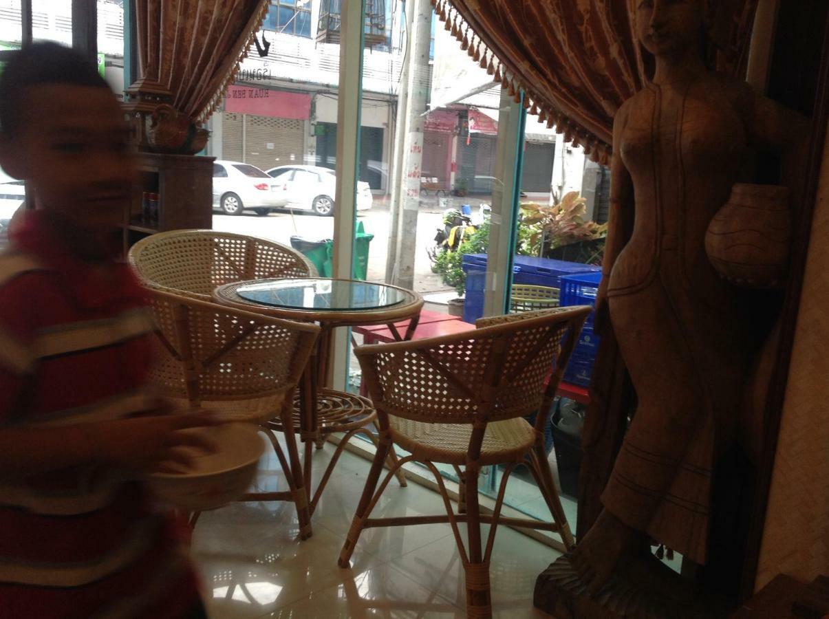 Ruan Ben Ja Don Mueang,Bangkok Hostel 외부 사진