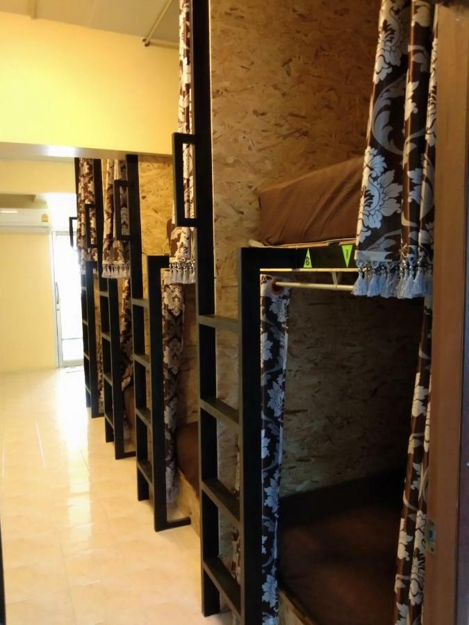 Ruan Ben Ja Don Mueang,Bangkok Hostel 외부 사진