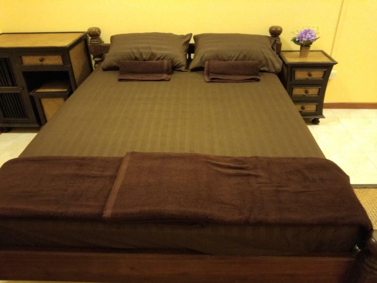 Ruan Ben Ja Don Mueang,Bangkok Hostel 외부 사진
