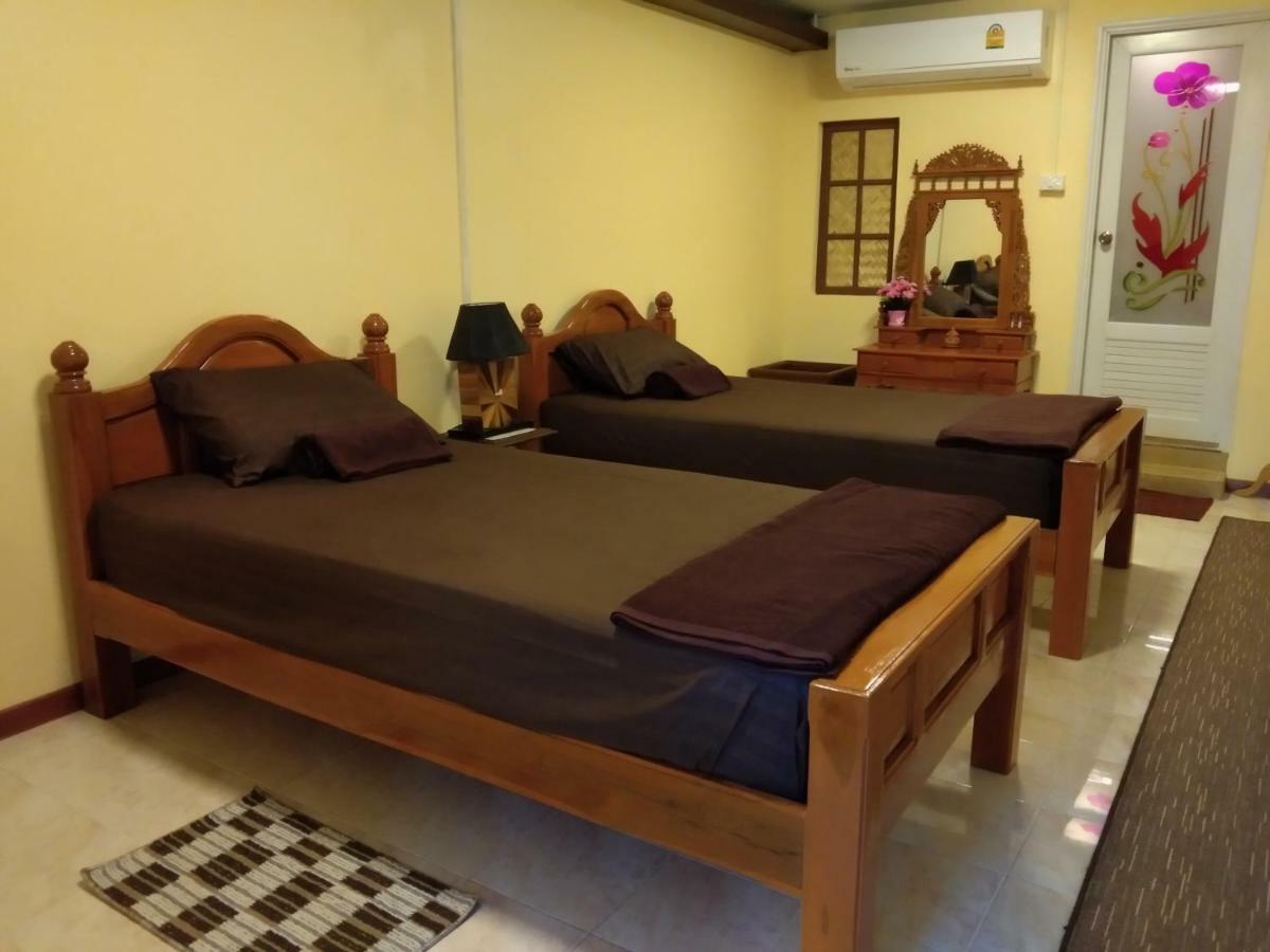 Ruan Ben Ja Don Mueang,Bangkok Hostel 외부 사진