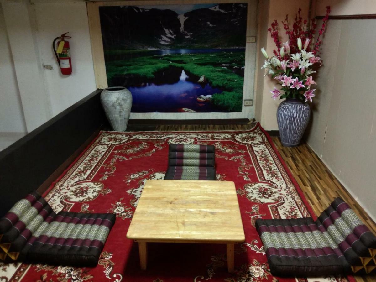 Ruan Ben Ja Don Mueang,Bangkok Hostel 외부 사진