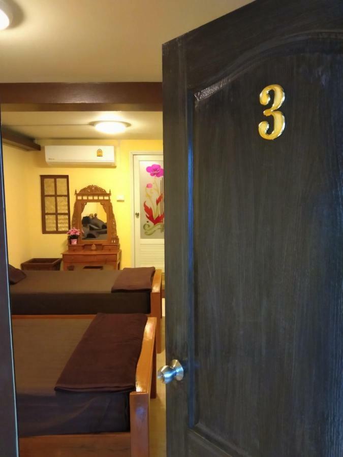Ruan Ben Ja Don Mueang,Bangkok Hostel 외부 사진