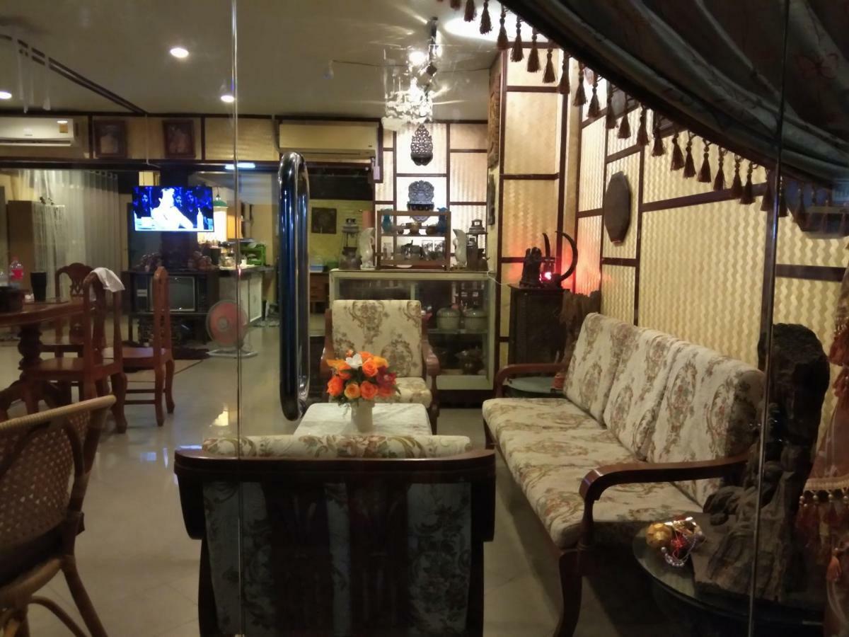 Ruan Ben Ja Don Mueang,Bangkok Hostel 외부 사진