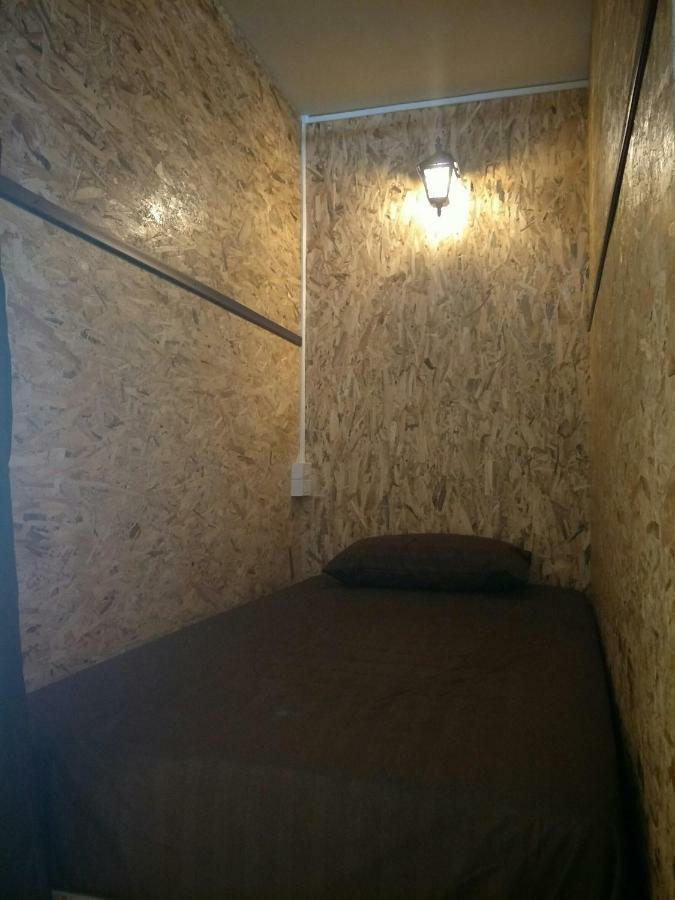 Ruan Ben Ja Don Mueang,Bangkok Hostel 외부 사진