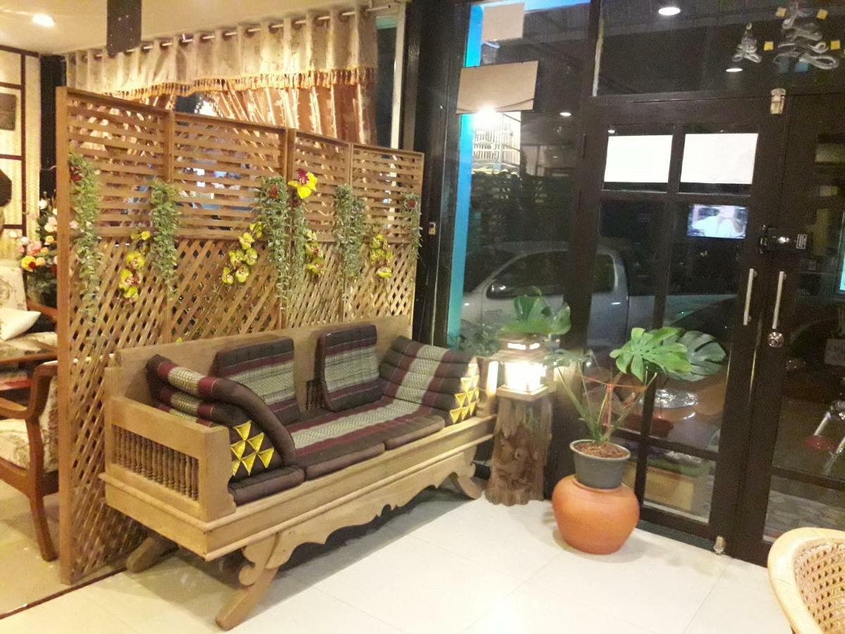 Ruan Ben Ja Don Mueang,Bangkok Hostel 외부 사진