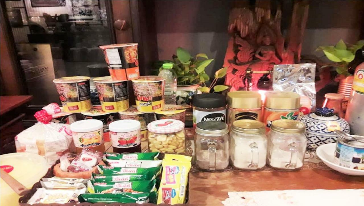 Ruan Ben Ja Don Mueang,Bangkok Hostel 외부 사진